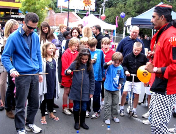 Melbourne Roving Entertainer Flambe